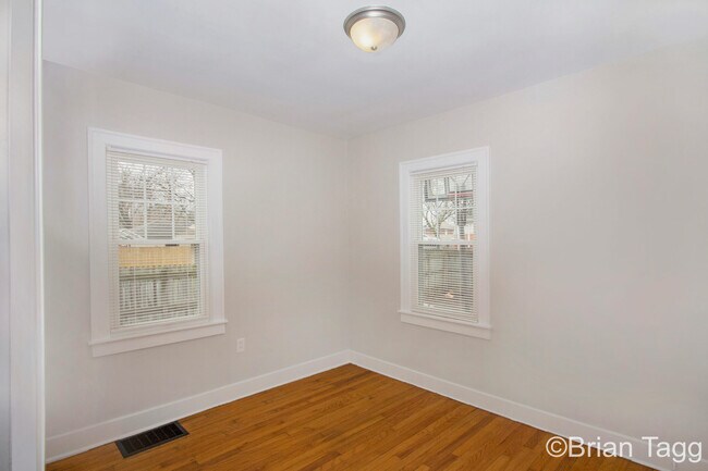 Foto del edificio - 77 Baylis St SW