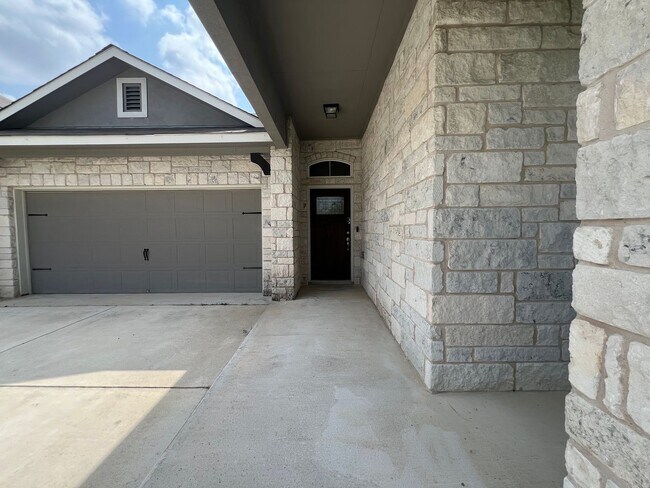 Foto del edificio - Beautiful 3/2 home in Oak Creek Estates,  ...