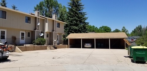Foto del edificio - 900 Camelot Ct
