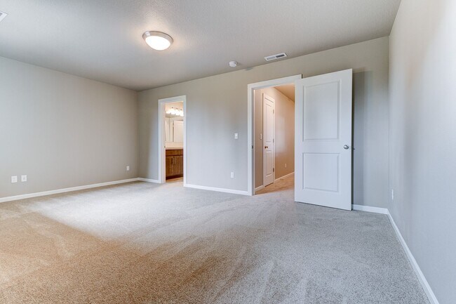 Foto del edificio - New Construction Great Location Book your tour today!!!