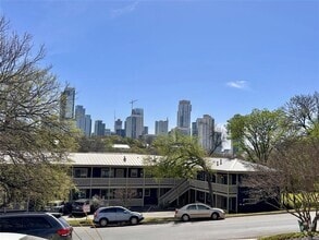 Building Photo - 808 Winflo Dr