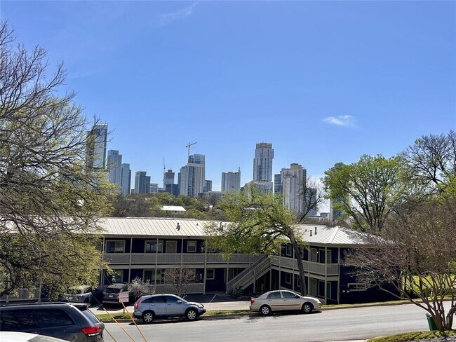 Foto del edificio - 808 Winflo Dr