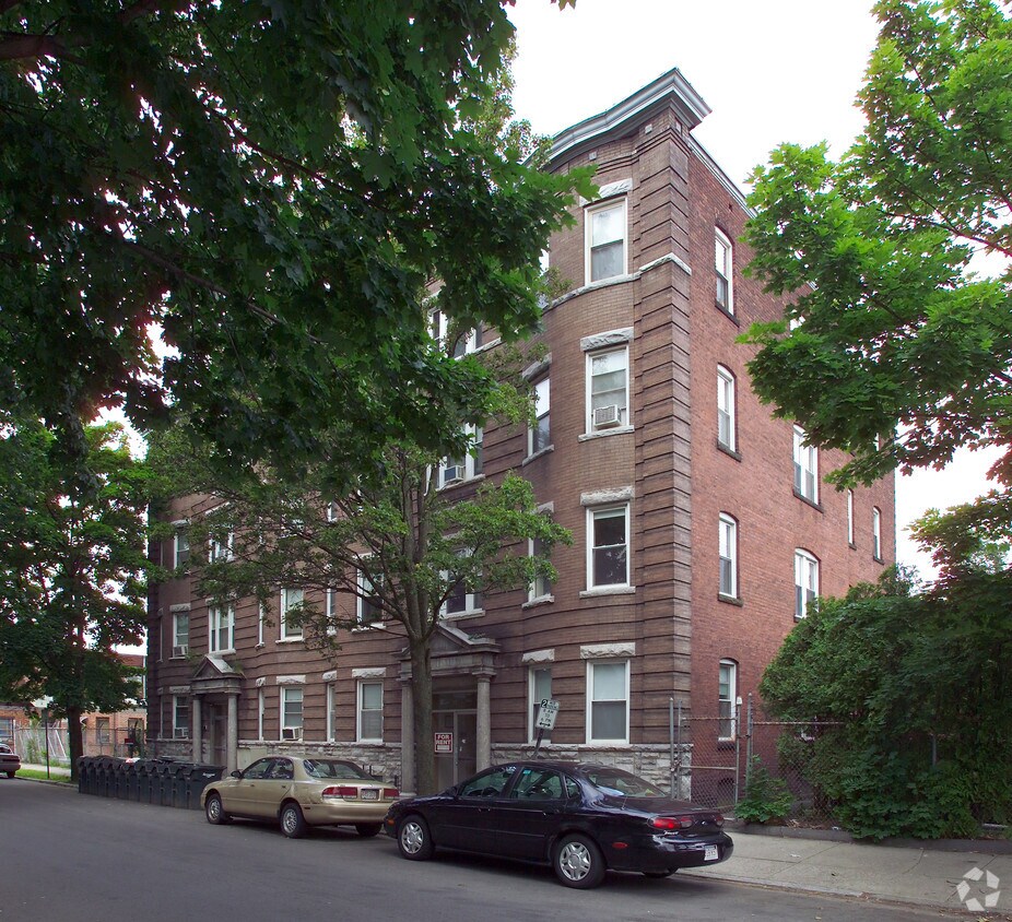 2428 Wilcox St, Springfield, MA 01105 Rentals in Springfield at 2428