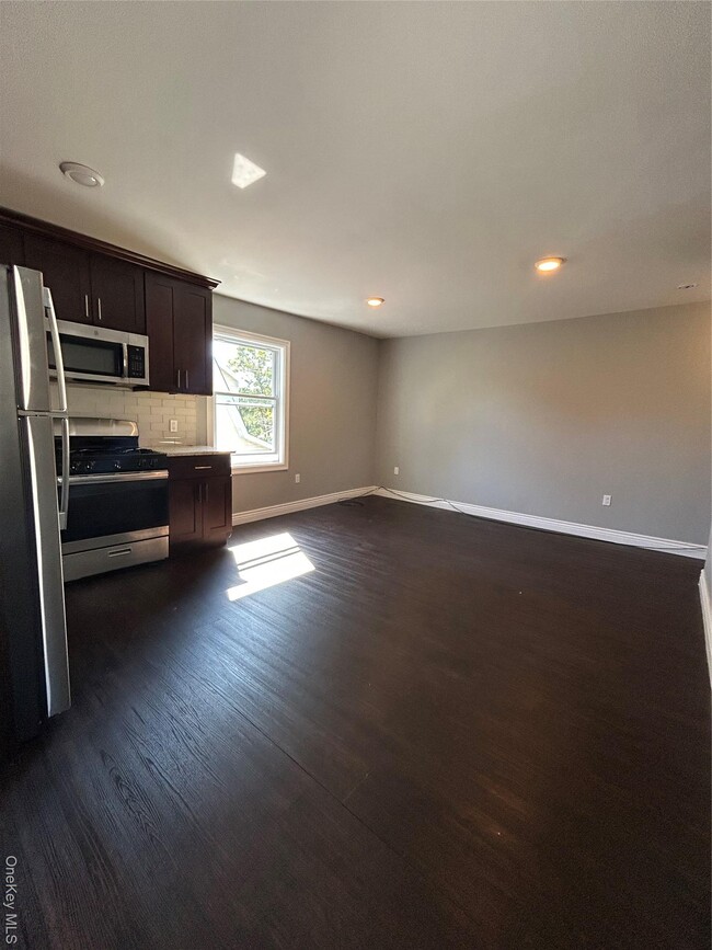 Building Photo - 41 Chapman Pl