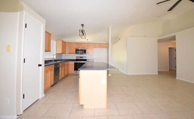 Building Photo - Beautiful remodeled 4 bedroom home!