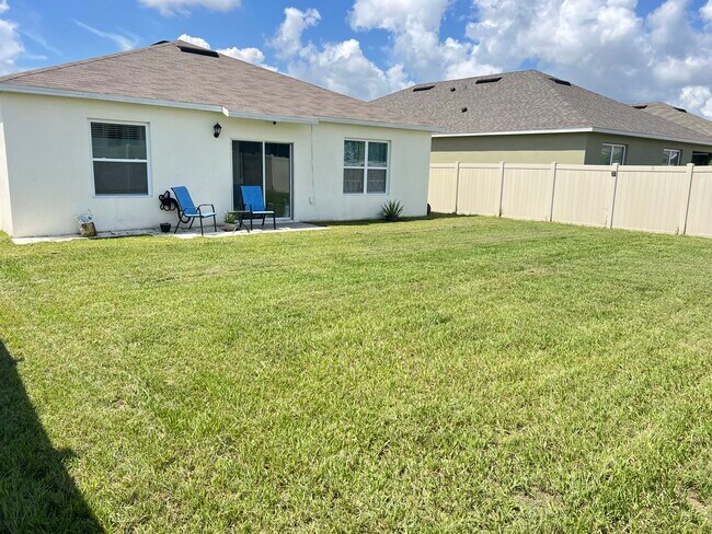 Foto del edificio - 187 Emanuelle Dr