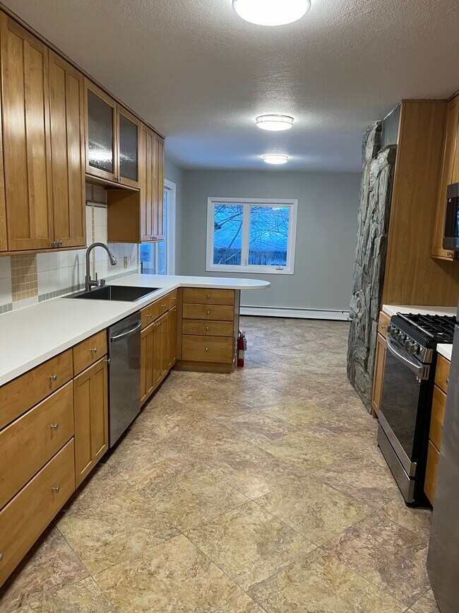 Comedor - 2210 Roosevelt Dr