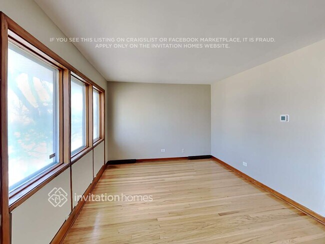 Foto del edificio - 8834 S Troy Ave