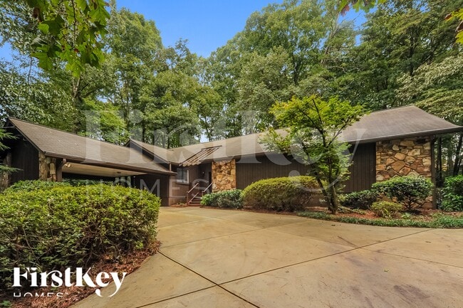 Building Photo - 1829 E Gate Dr