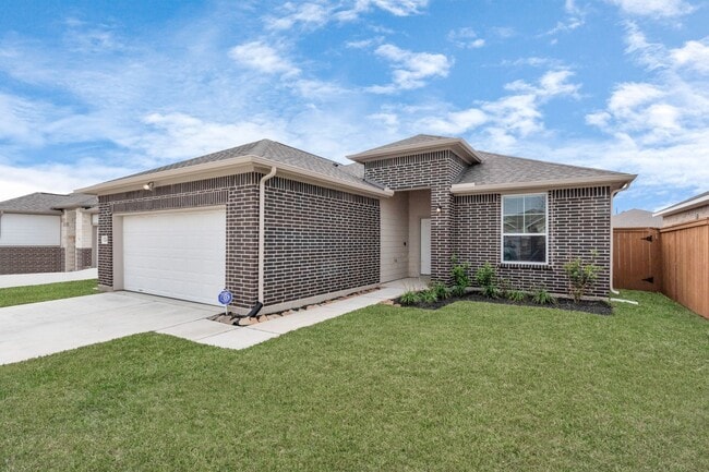 Photo - Welcome to the Drake – Where Comfort Meets... House