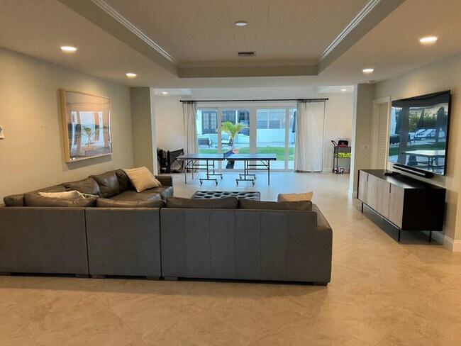 Building Photo - 710 S Ocean Blvd