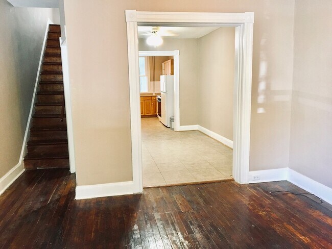 Foto del edificio - Spacious Three-Bedroom Remington Rowhome -...