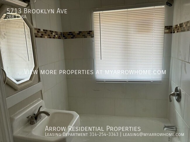 Foto del edificio - 5713 Brooklyn Ave | 2 BR 1 BA