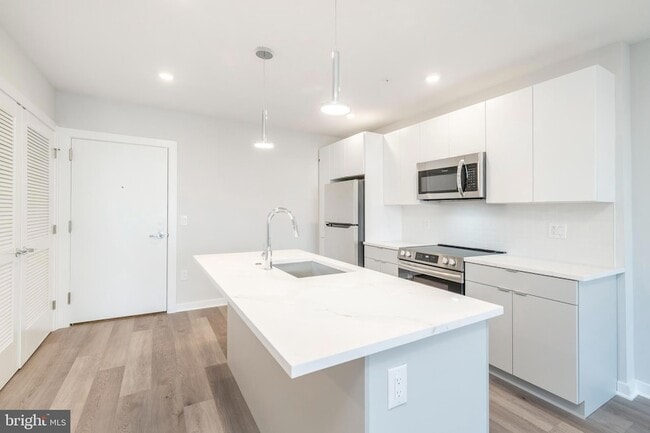 Building Photo - 3449 Scotts Ln