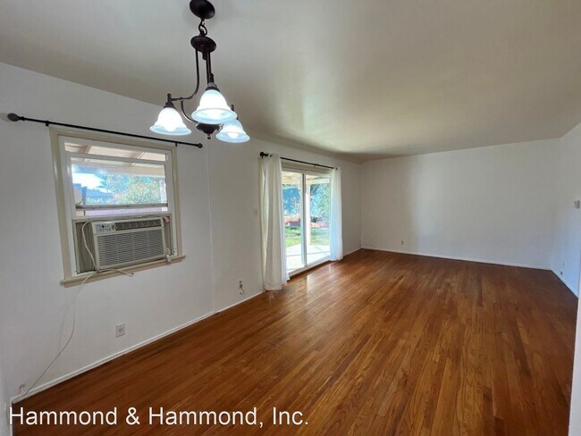 Foto del edificio - 3 br, 2 bath House - 10157 Noble Ave.