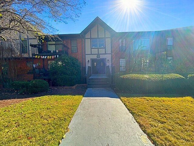 Foto principal - 6851 Roswell Rd