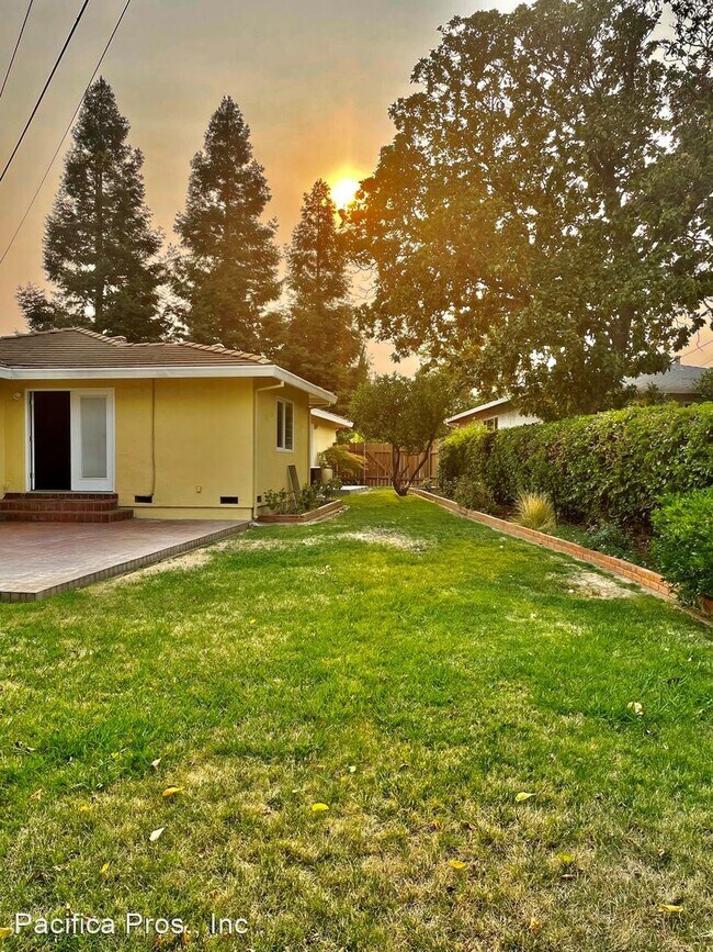 Foto del edificio - 3 br, 2 bath House - 1900 Flowers St.