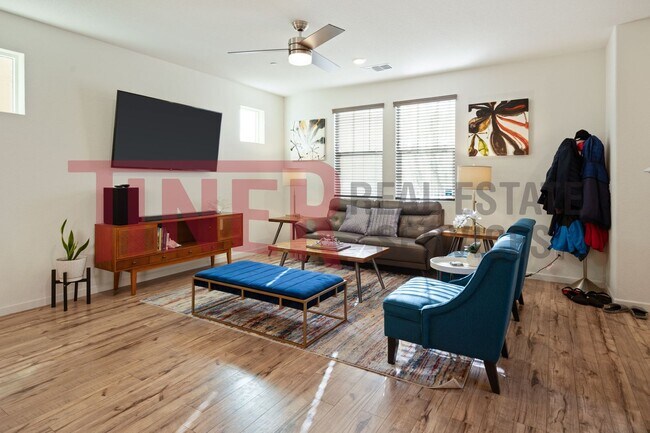 Foto del edificio - Welcome to this stunning 4-bedroom, 2.5-ba...