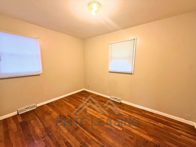 Foto del edificio - 5706 SW 15th St