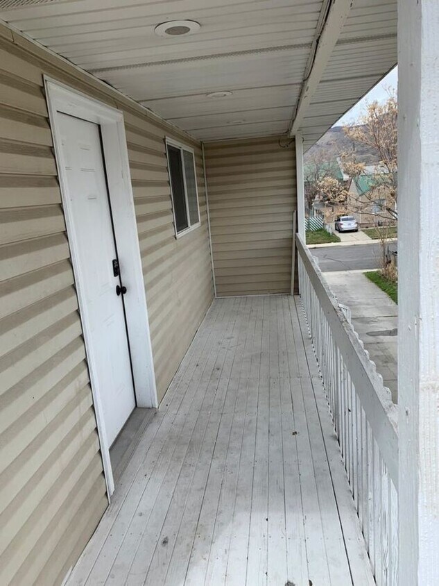 Primary Photo - Great 4 bed 2 bath in Quiet area