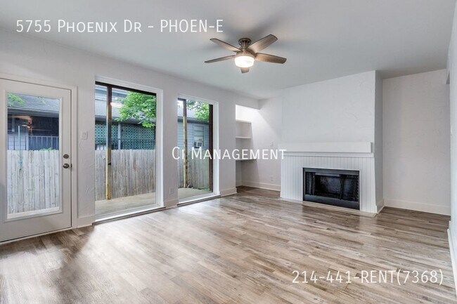 Foto del edificio - This spacious two bedroom two bath town ho...