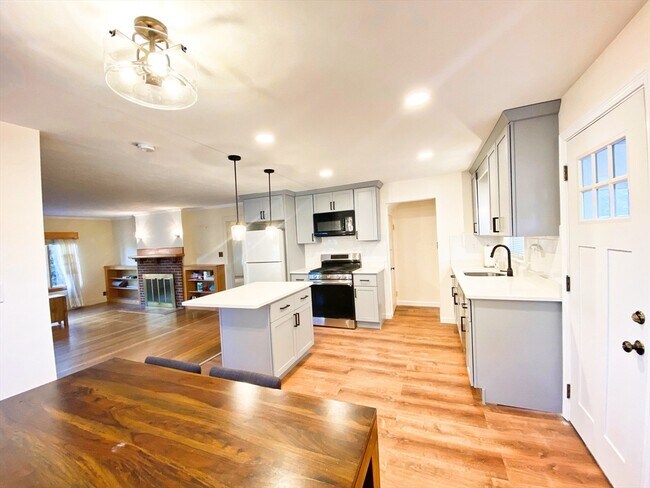 Foto del edificio - 143 Shore Dr