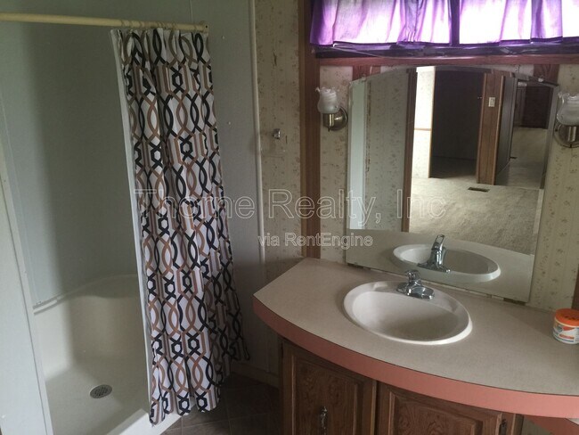 Foto del edificio - 92 Matts Ln