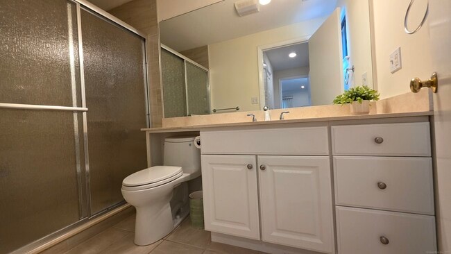 Building Photo - 53 Hollister Way N
