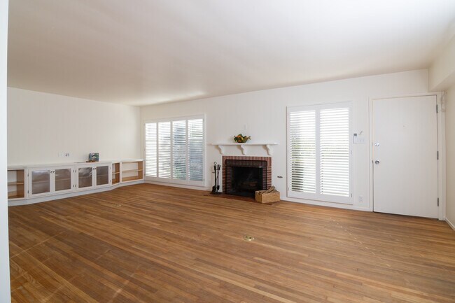 Foto del edificio - 306 Mockingbird Ln