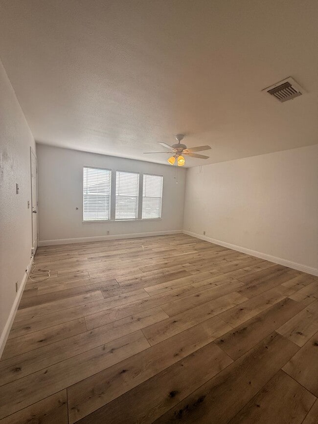 Foto del edificio - Charming Home for Rent in Montebello Vista...