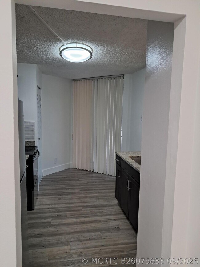 Foto del edificio - 3100 N Pine Island Rd