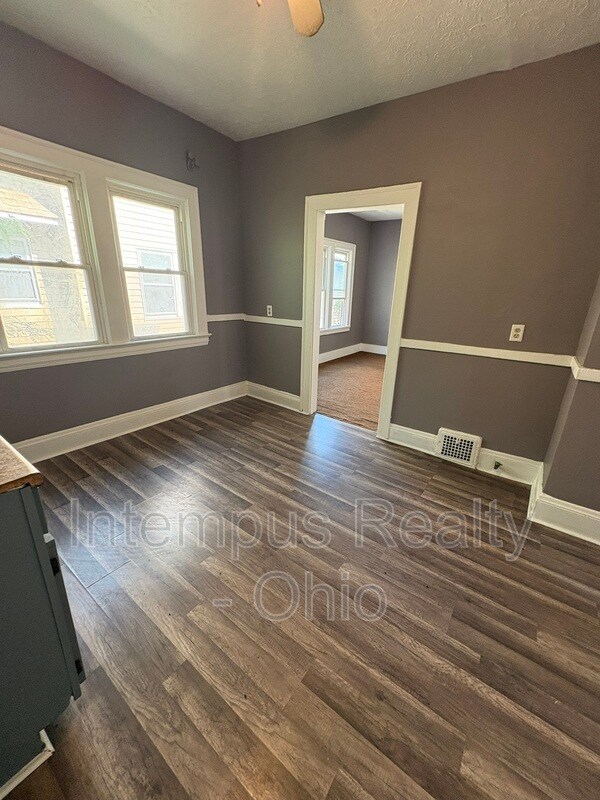 Foto del edificio - 942 Eddy Rd