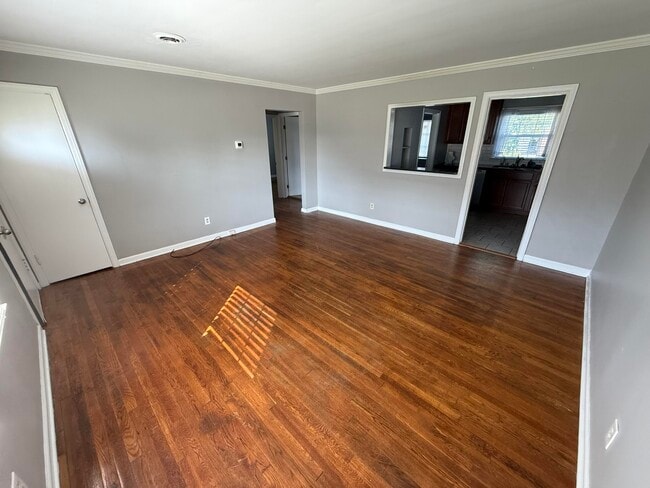 Building Photo - 2023 Clays Mill Rd
