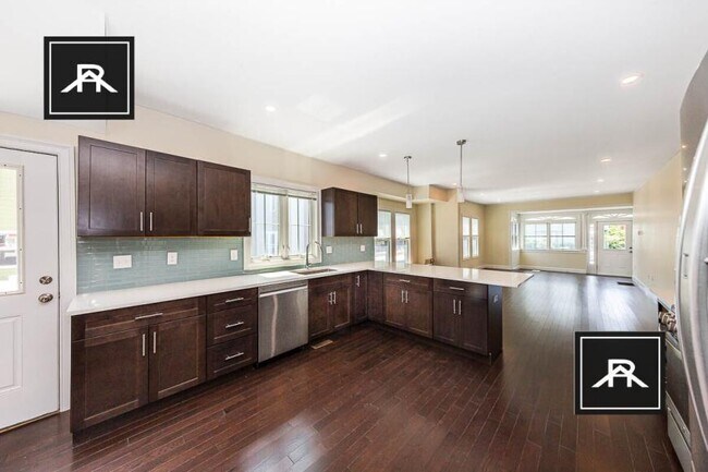 Foto del edificio - 6 bedroom in Medford MA 02155