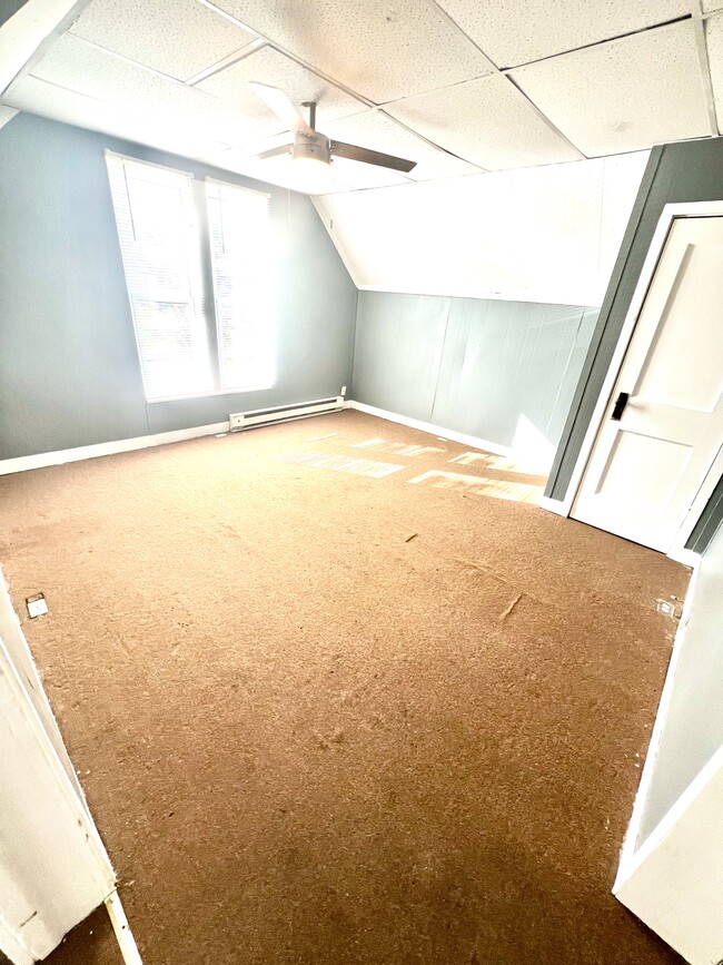 Building Photo - 220 W Pierce St