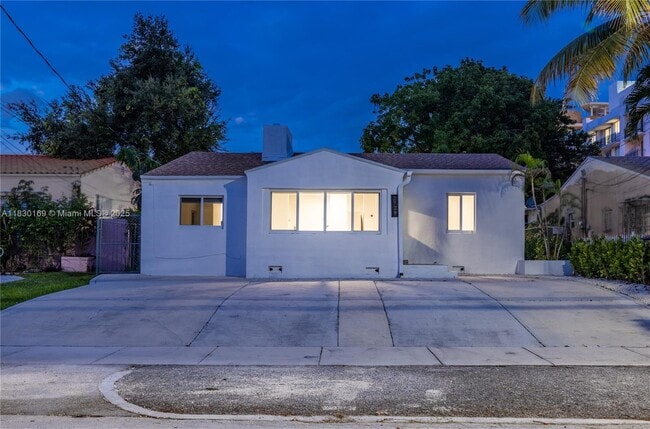 Foto del edificio - 2729 SW 18th St