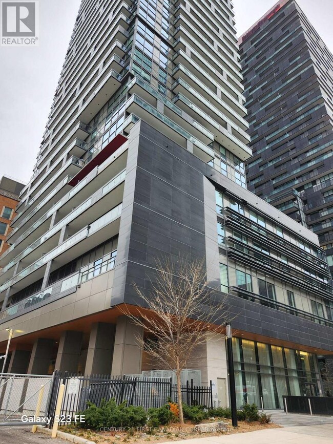 Photo du bâtiment - 39 Roehampton Ave