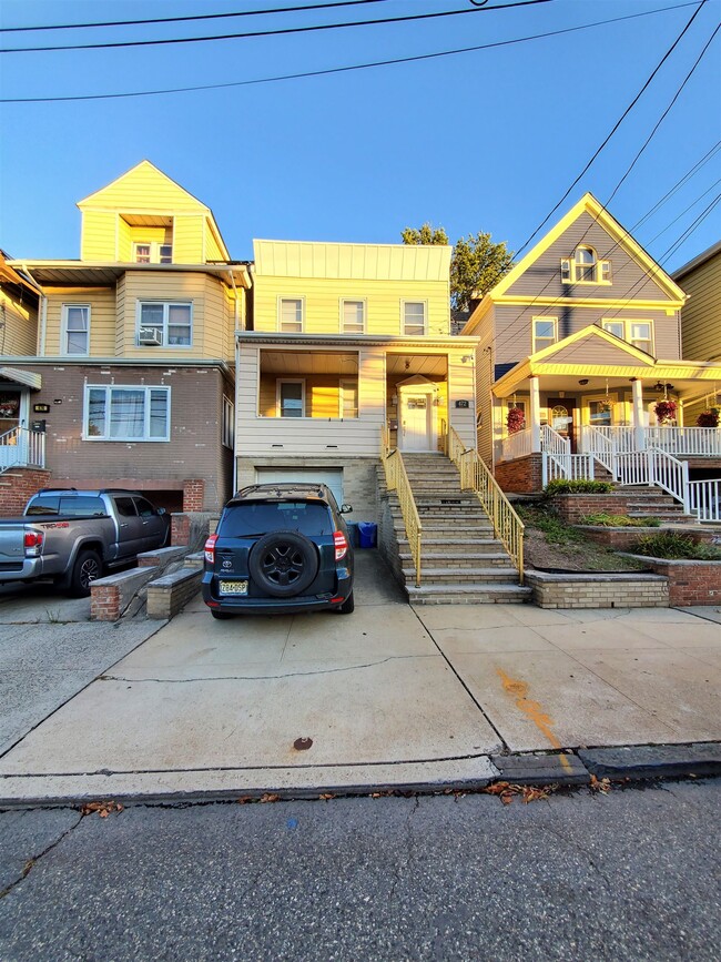 Building Photo - 472 Ave E