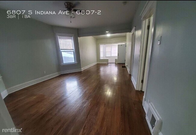 Building Photo - 3 br, 1 bath Townhome - 6807 S Indiana Ave