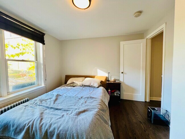 Foto del edificio - 221 Pavonia Ave