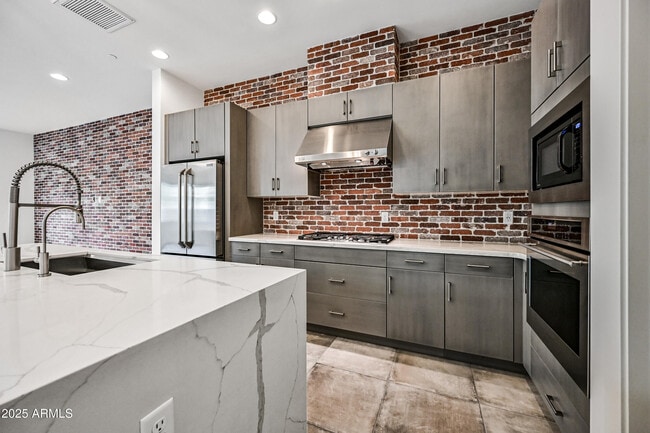 Building Photo - 6842 E ORION Dr
