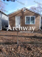 Building Photo - 913 S 11th St