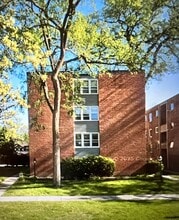 Building Photo - 2727 Central St