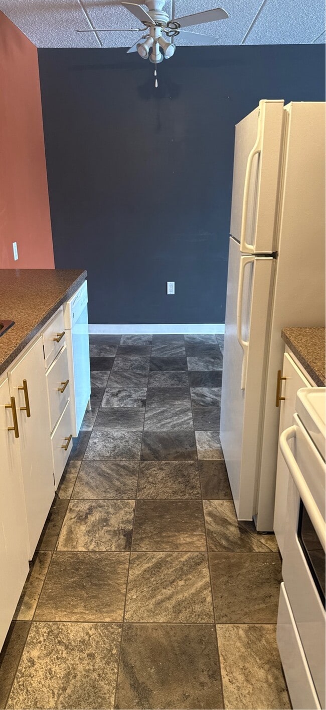 Building Photo - 2830 Gordon Rd