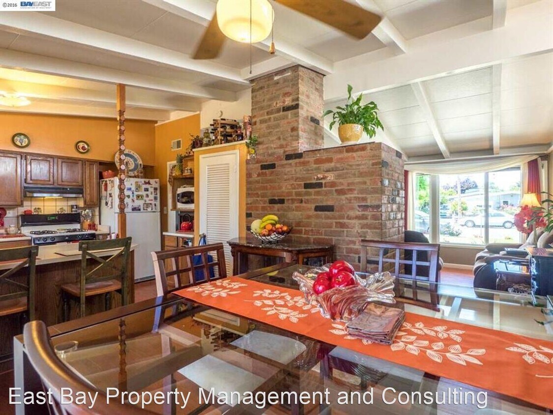 Primary Photo - 3 br, 2 bath House - 27558 Cliffwood Ave