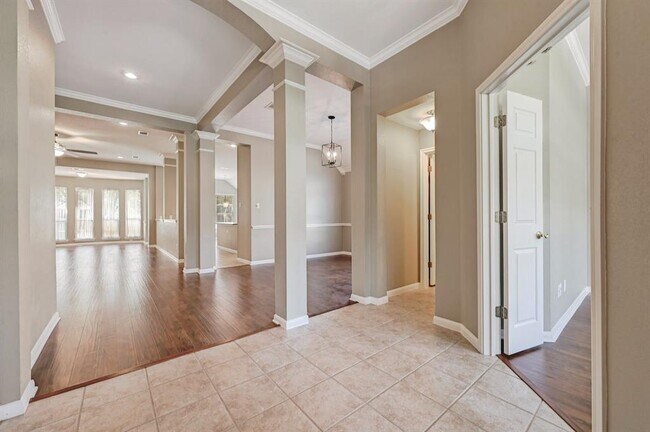 Foto del edificio - 5121 Jacobs Creek Ct