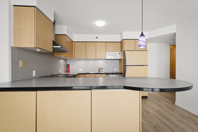 Photo - 801 S King St Apartment