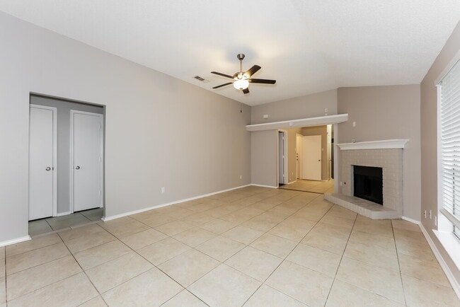 Building Photo - 1501 Juniper Ln