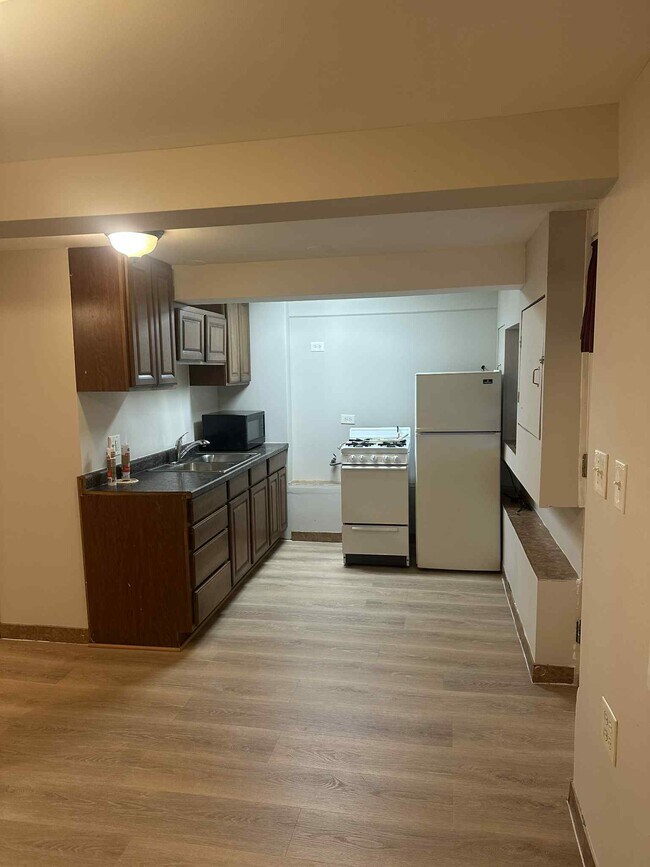 Foto del edificio - 3709 W Diversey Ave