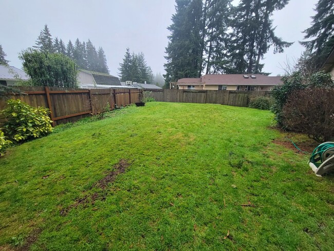 Building Photo - Quaint Port Orchard Home Available Now!